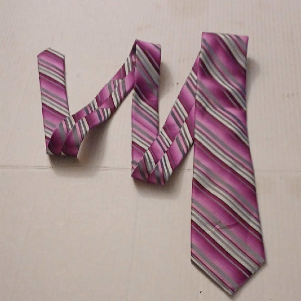 4/$80 Pink & Gray/Silver Striped Silk Tie